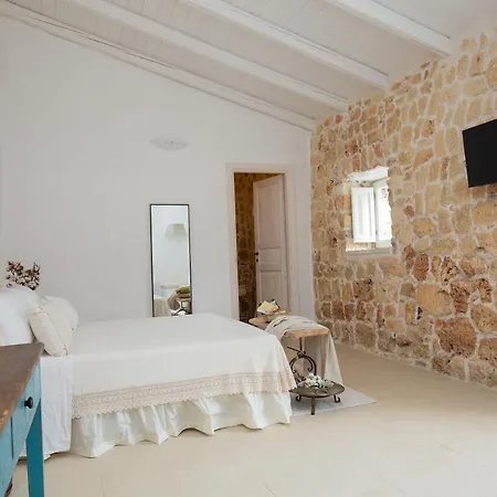 Masseria Violante Bed & Breakfast 3*